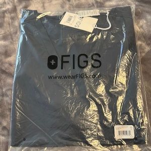 Casma figs scrub top